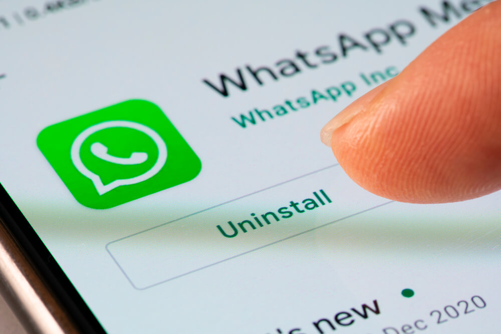 Here are 5 Reasons to Stop Using WhatsApp